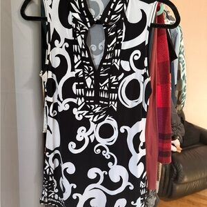 White House Black Market Monochrome Geometric Top